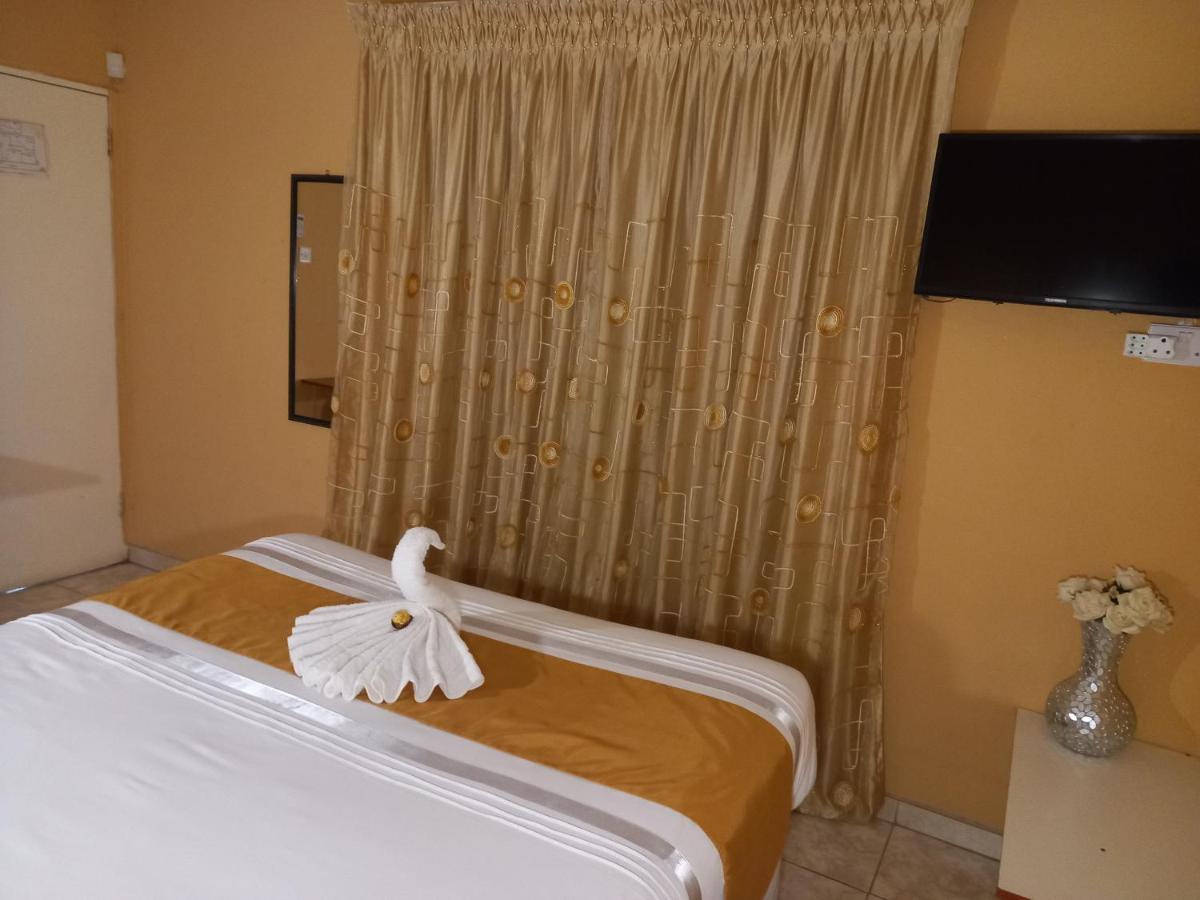 Palapye Rest Shade Bed And Breakfast المظهر الخارجي الصورة